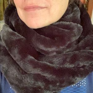 🔴SOLD Black,  Faux Fur, Infinity Scarf.